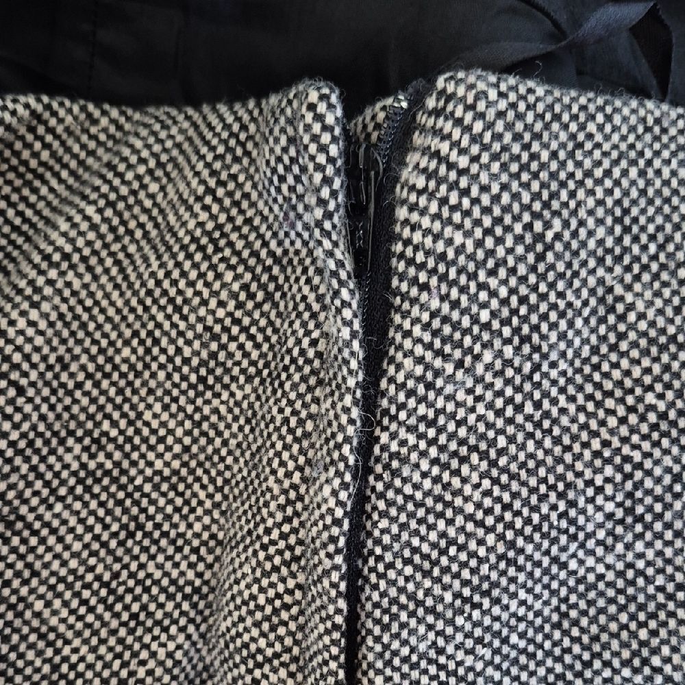 GAP Monochrome Tweed A-Line Wool Skirt - Picture 3 of 8